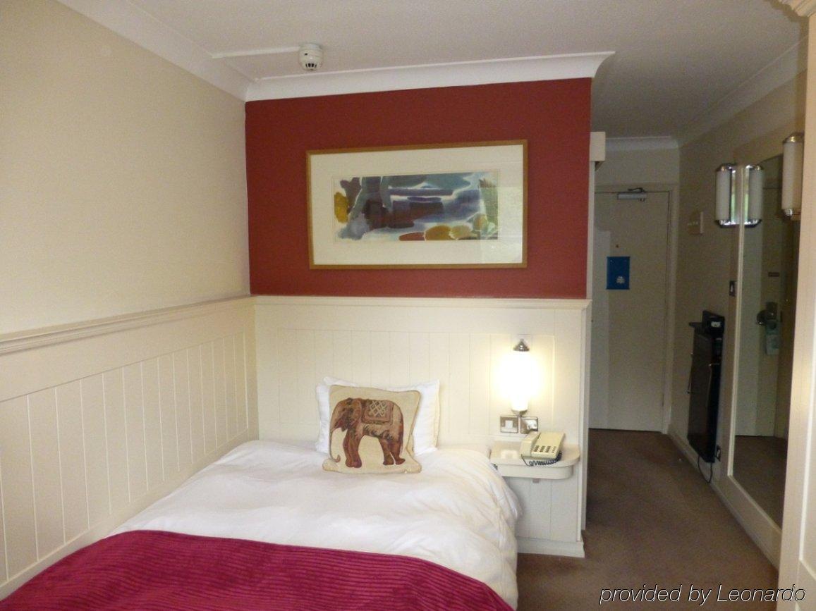 Waterloo Hotel Кроуторн Экстерьер фото